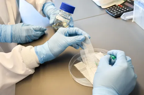 SanaHeal has developed a bioadhesive technology that can rapidly stick to wet and uneven surfaces and form air- and fluid-tight seals to simplify surgical procedures.